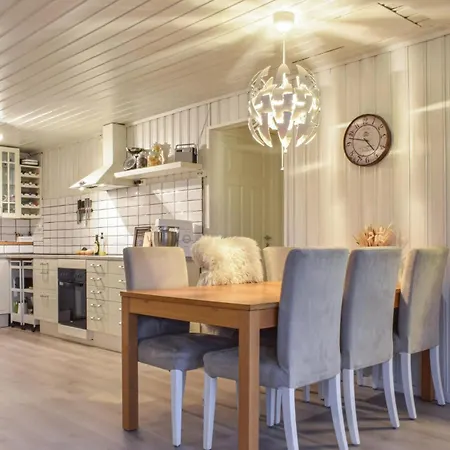 5 Bedroom Pet Friendly In Semesterbostad