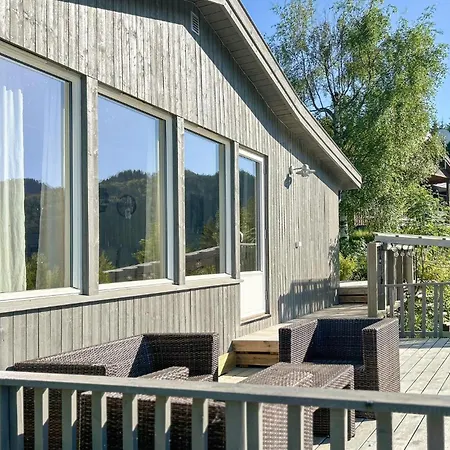 Semesterbostad 5 Bedroom Pet Friendly In